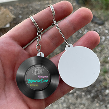 Save The Date Siyah Plak Temalı Daire Plastik Anahtarlık