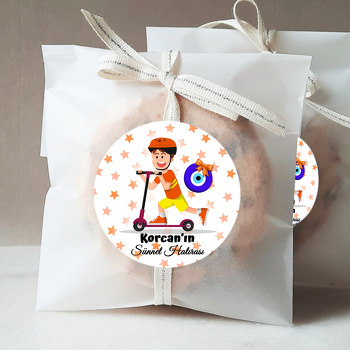 Scooterlı Çocuk ile Nazar Boncuğu Sünnet Temalı Sticker