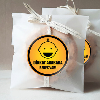 Sevimli Bebek ile Dikkat Bebek Var Temalı Sticker