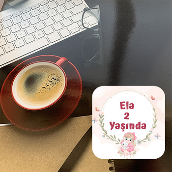 Sevimli Kız ile Tavşan Temalı Bardak Altlığı