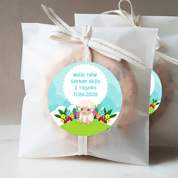 Sevimli Kuzucuk Temalı Sticker