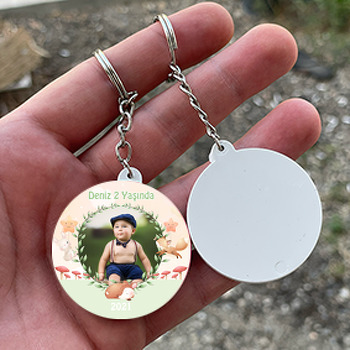 Sevimli Soft Hayvanlar ile Yaprak Çerçeve Temalı Daire Plastik Anahtarlık