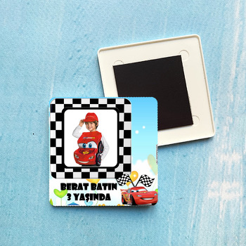 Şimşek Mcqueen Temalı Doğum Günü Kare Plastik Kare Magnet