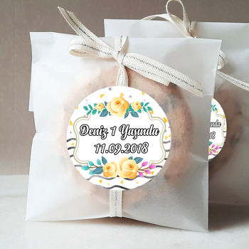 Siyah Beyaz ve Sarı Çiçek Temalı Sticker