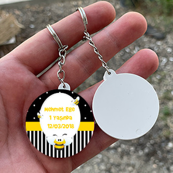 Siyah Dore ve Arı Temalı Daire Plastik Anahtarlık