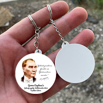 Smokinli Atatürk Temalı Daire Plastik Anahtarlık