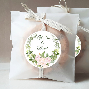 Soft Güller ve Yapraklarla Daire Çerçeve Temalı Sticker