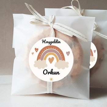 Soft Natural Tonlarda Kalpli Gökkuşağı Temalı Sticker