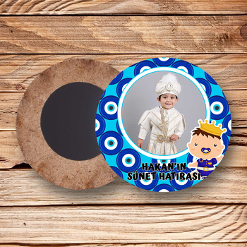 Sünnet Bebeği ile Nazar Boncuklu Fon Temalı Daire Ahşap Magnet
