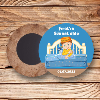Sünnet Çocuğu ile Karyola Temalı Daire Ahşap Magnet