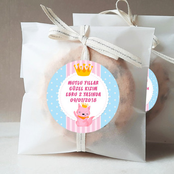 Taçlı Pembe Tilki Temalı Sticker