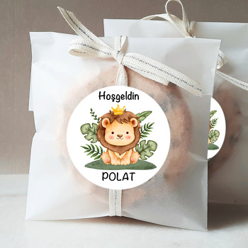 Taçlı Yavru Aslan ile Yapraklar Temalı Sticker
