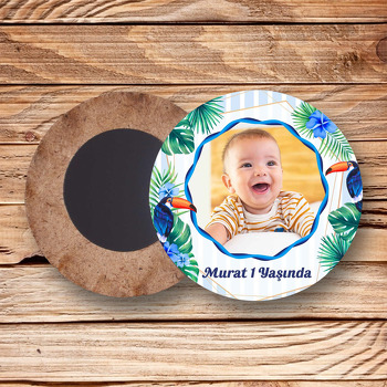 Tukan Kuşu ile Mavi Çiçekler Temalı Resimli Ahşap Daire Magnet