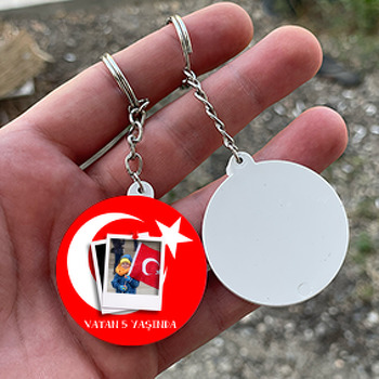 Türk Bayrak Temalı Resimli Daire Plastik Anahtarlık