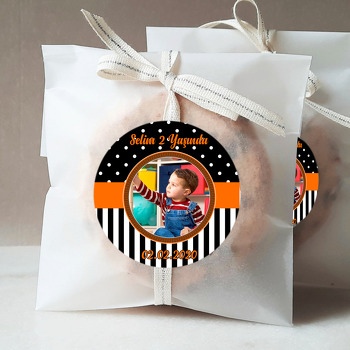 Turuncu ve Siyah Temalı Resimli Sticker