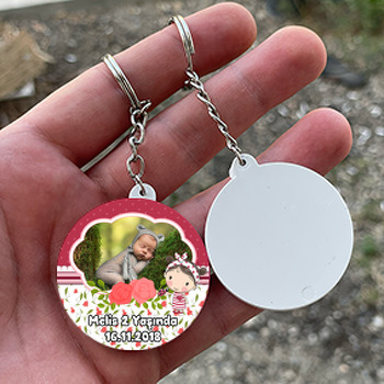 Uğur Böceği ve Çilek Kız Temalı Resimli Daire Plastik Anahtarlık