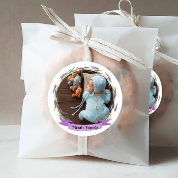 Yapraklar ve Lavanta Çerçeve ile Mor Flama Temalı Hoşgeldin Bebek Sticker