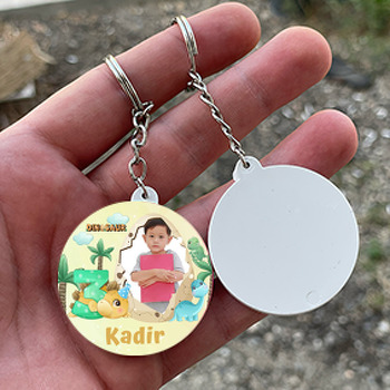 Yumurta Çerçeve ile 3 Yaş Dinazor Temalı Daire Plastik Doğum Günü Anahtarlık