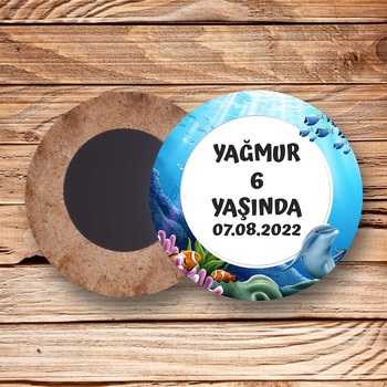 Yunus ile Okyanus Temalı Ahşap Daire Magnet Etiket